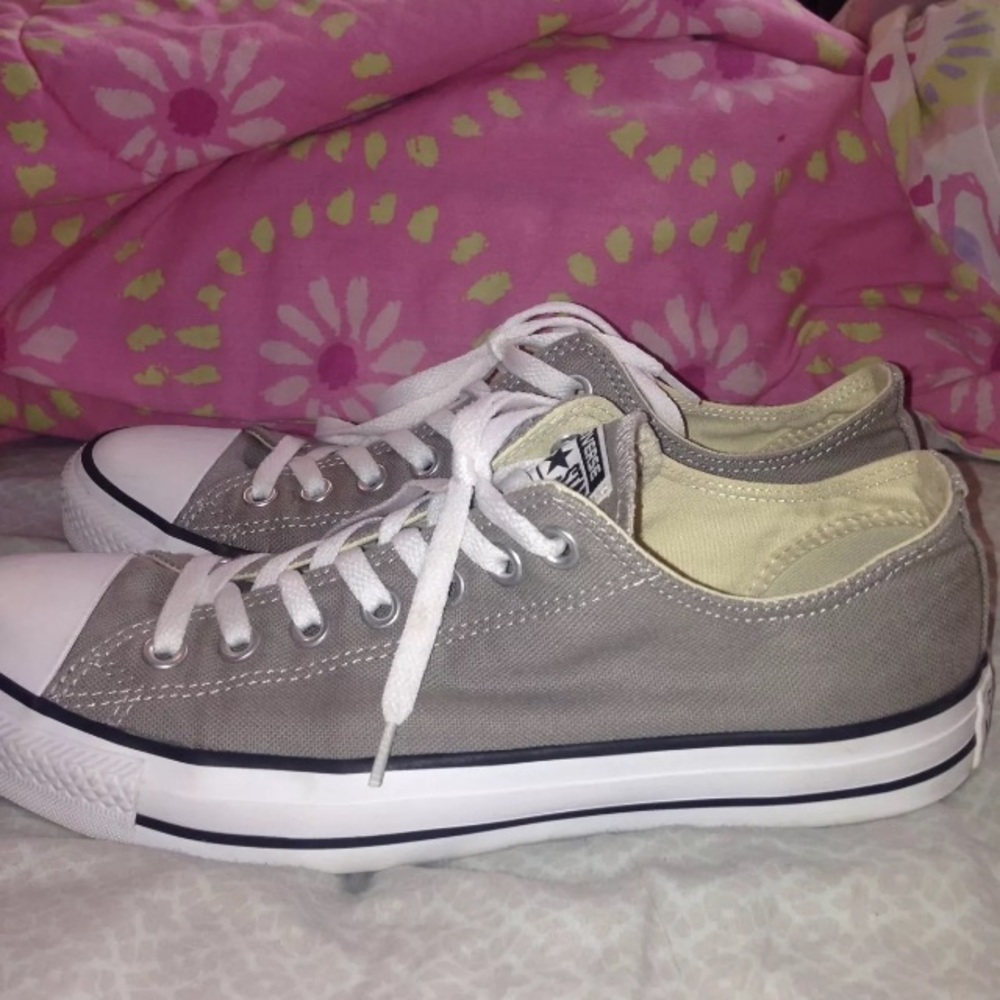 low-top converse unisex